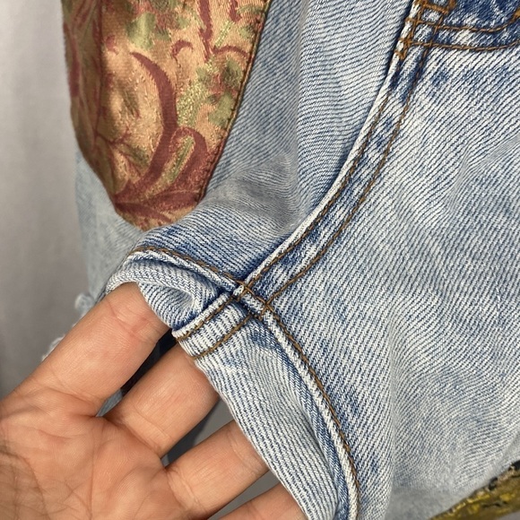 BDG High-Waisted Cowboy Jean – Printed Patchwork - Size 24 - Picture 6 of 16